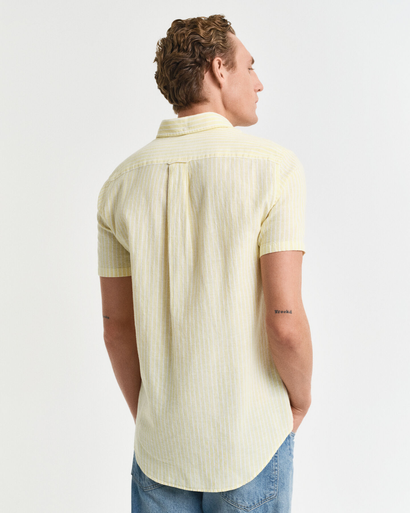 Regular fit stribet skjorte af h&oslash;r og bomuld med korte &aelig;rmer