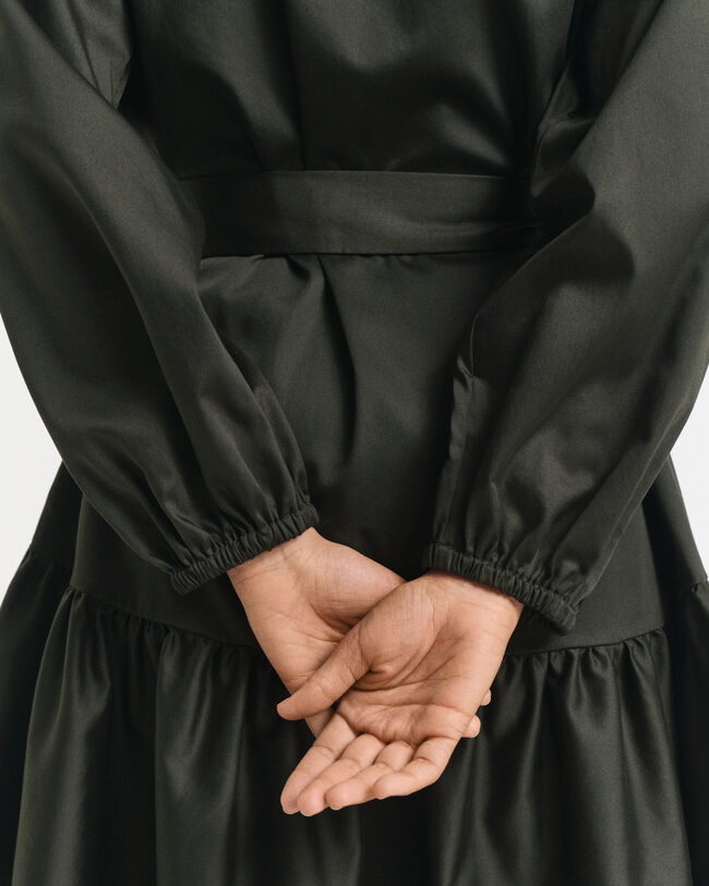 Kjole i bomuldssatin med lange ærmer