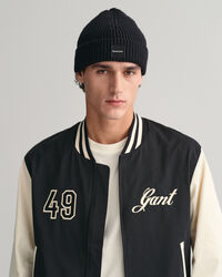 Ribstrikket beanie i bomuld