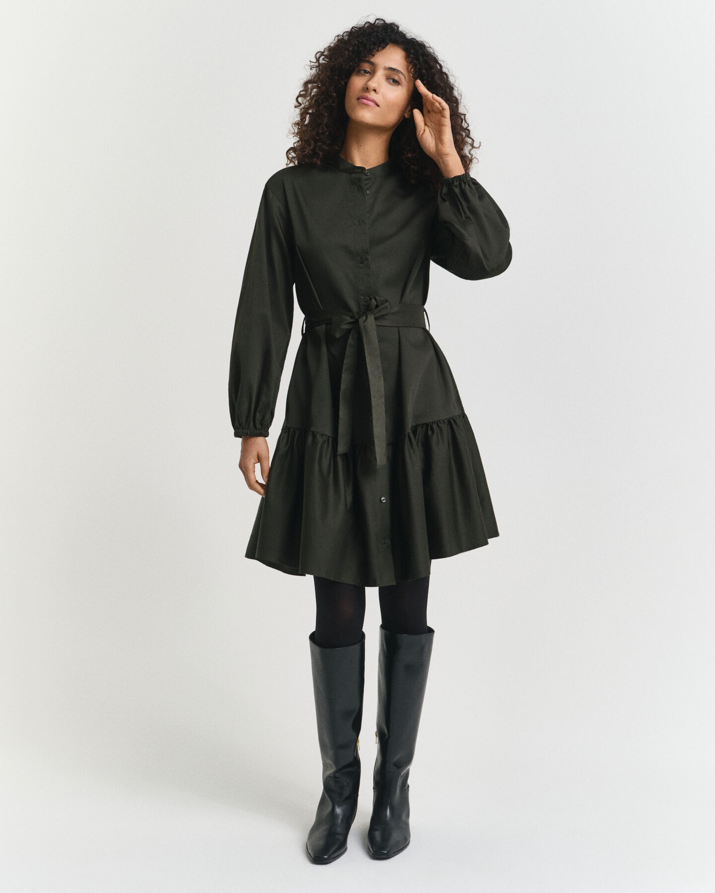 Kjole i bomuldssatin med lange ærmer