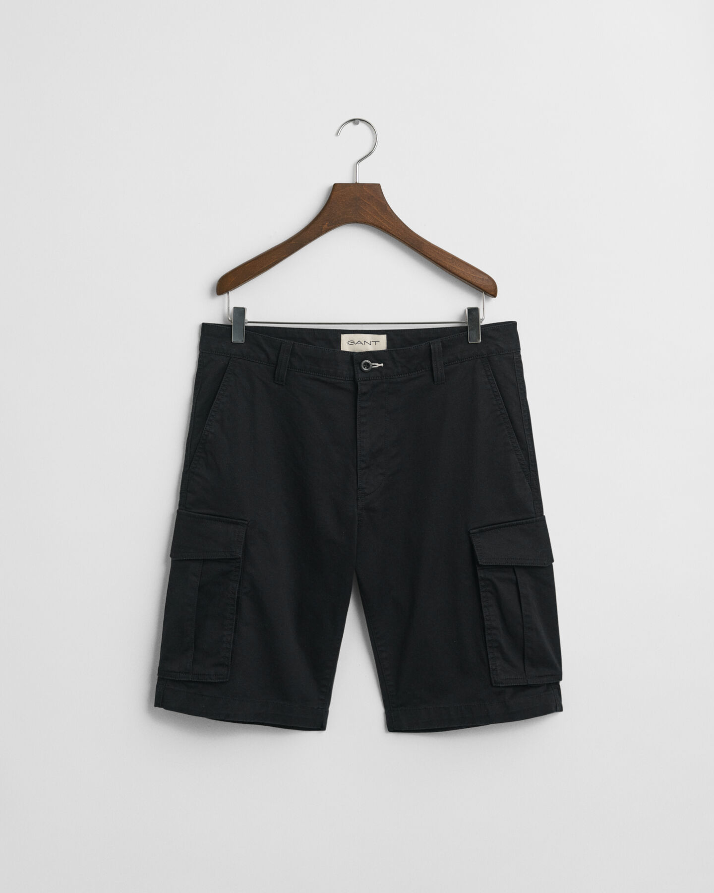Relaxed fit cargoshorts af twill