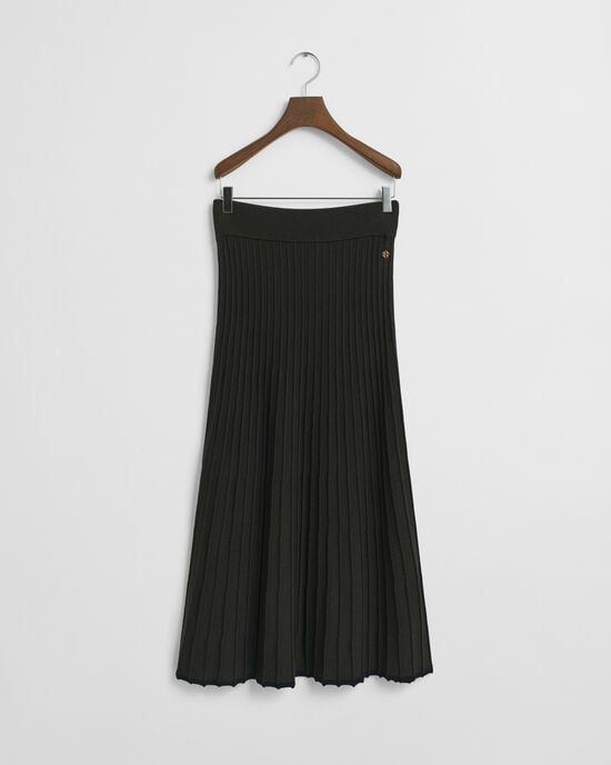 Kontrastfarvet ribstrikket nederdel