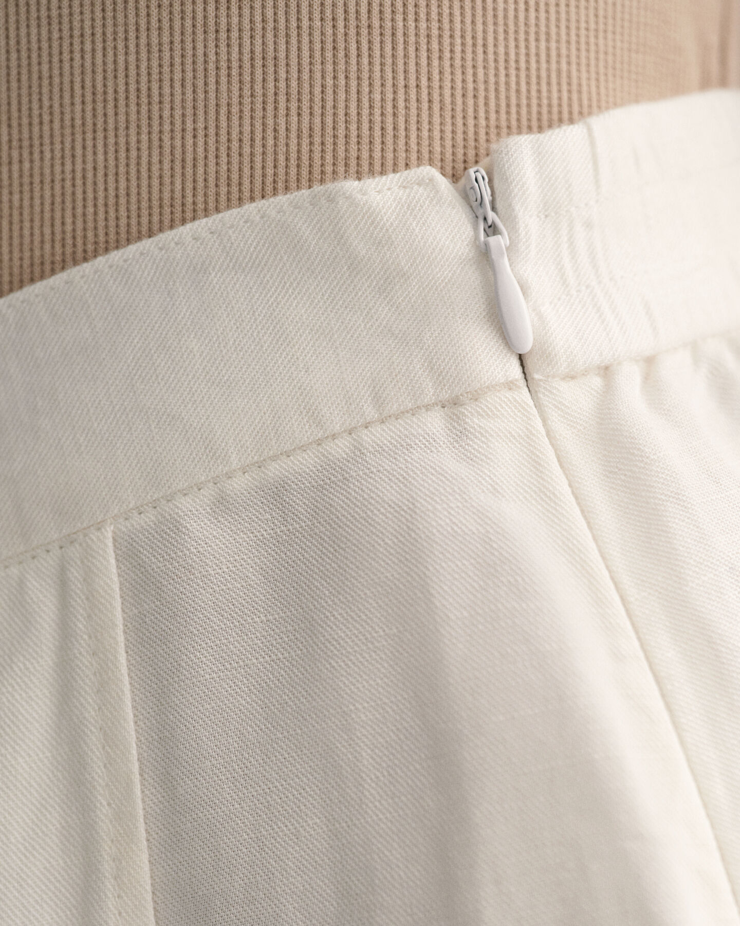 Midi nederdel i hør- og viskoseblanding