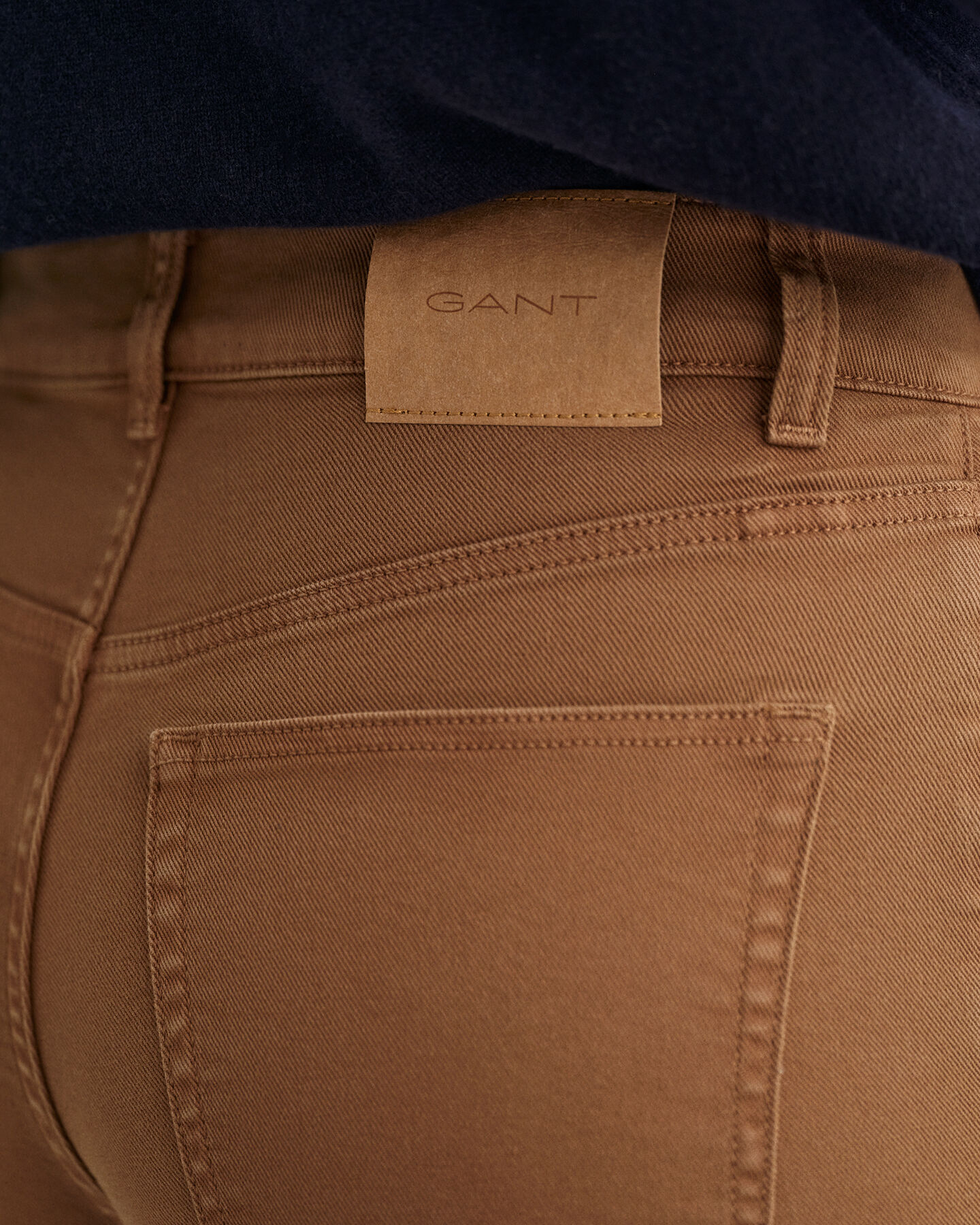 Jeans i farver med svaj