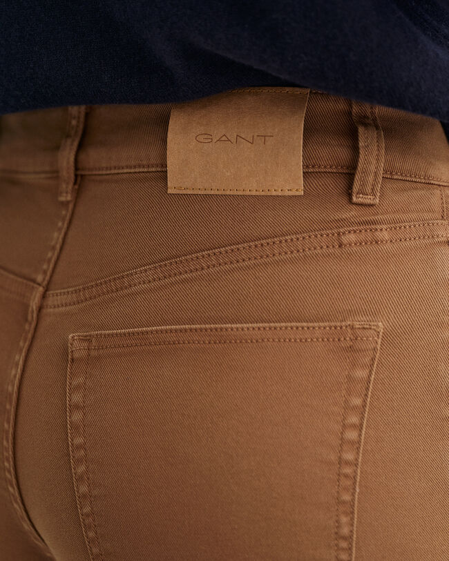 Jeans i farver med svaj