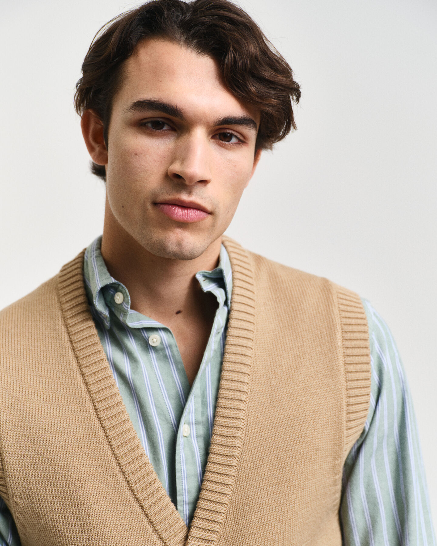 Vest i uld med knapper