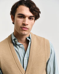 Vest i uld med knapper