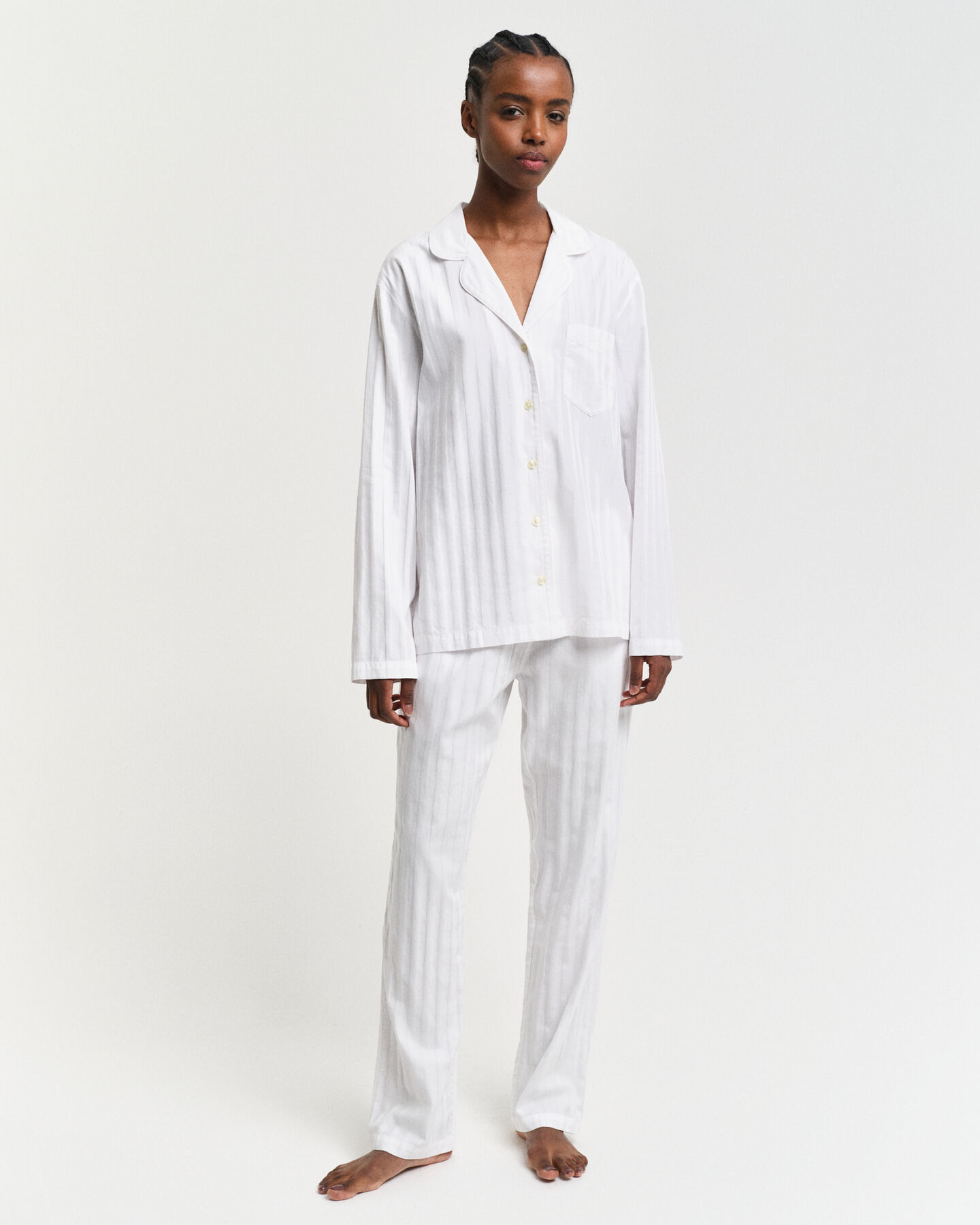 Gave&aelig;ske med pyjamass&aelig;t