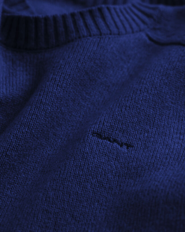 Crewneck sweater i uld med sadelskuldre