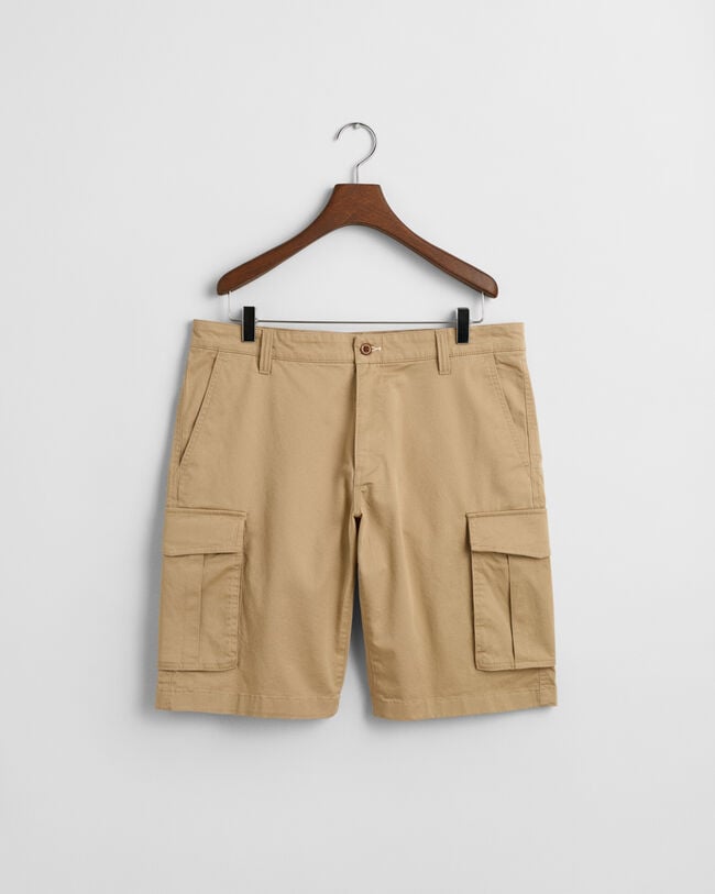 Relaxed fit cargoshorts af twill