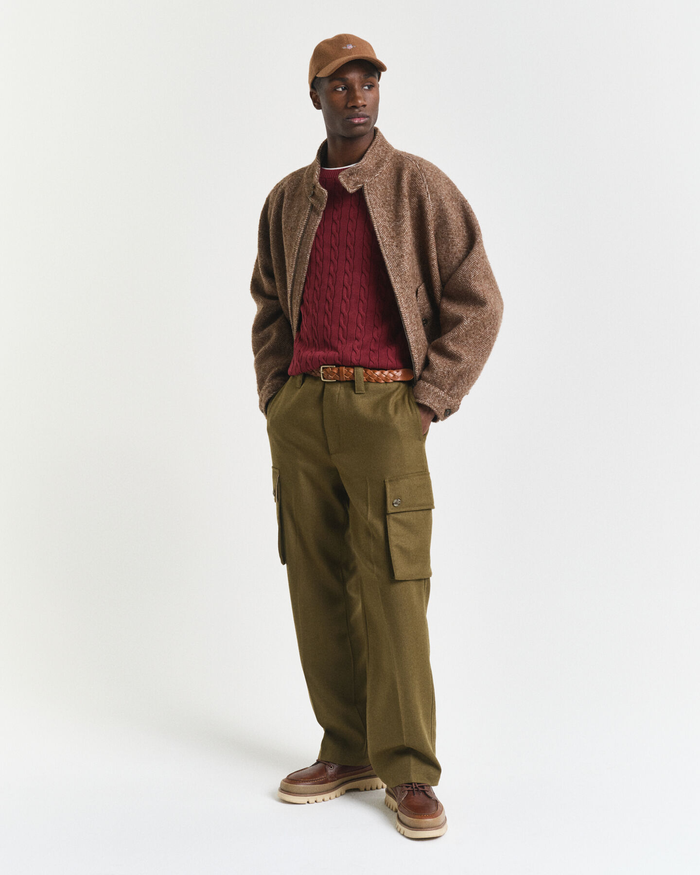 Crewneck sweater af bomuld med kabelstrik