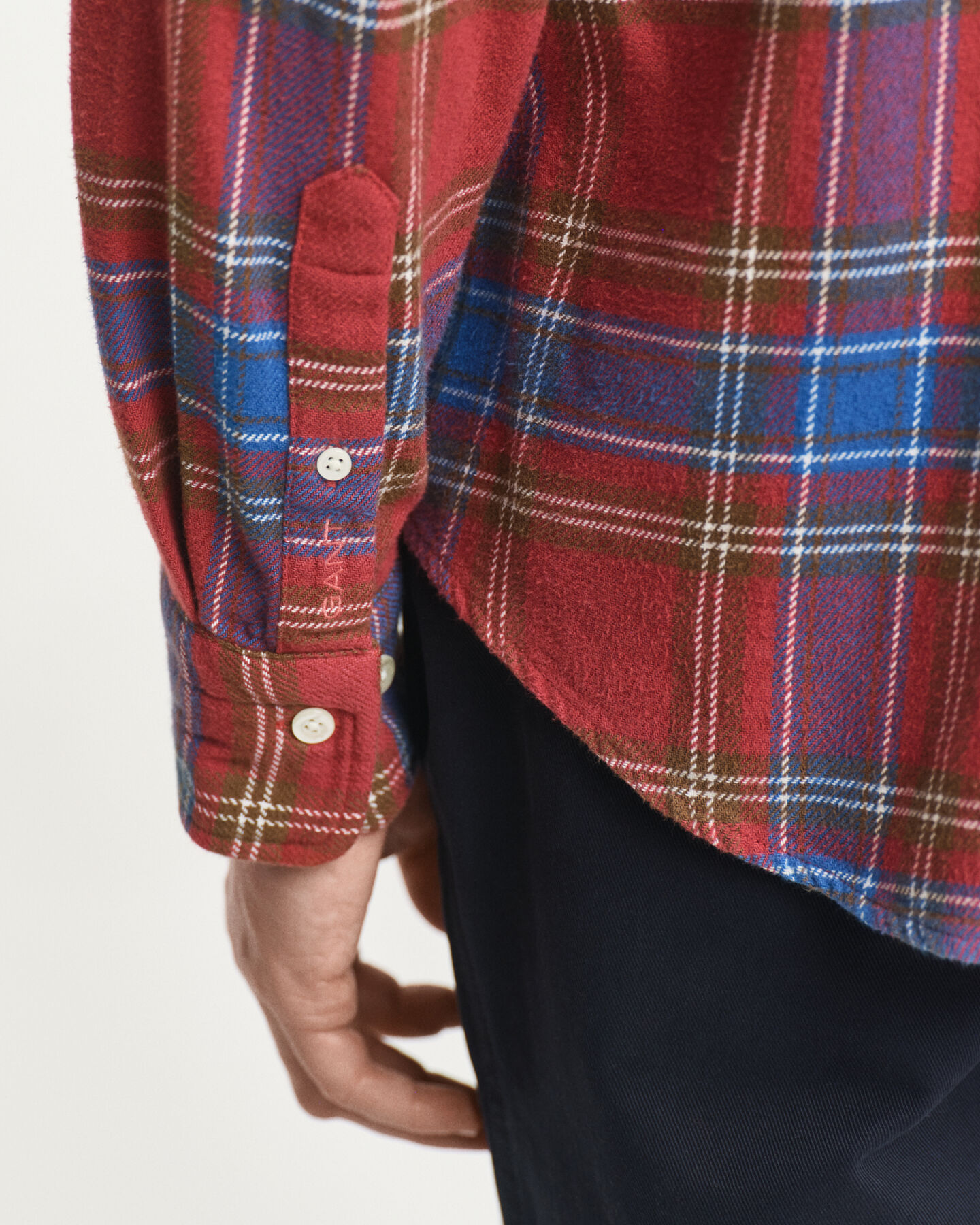 Relaxed fit ternet twillskjorte