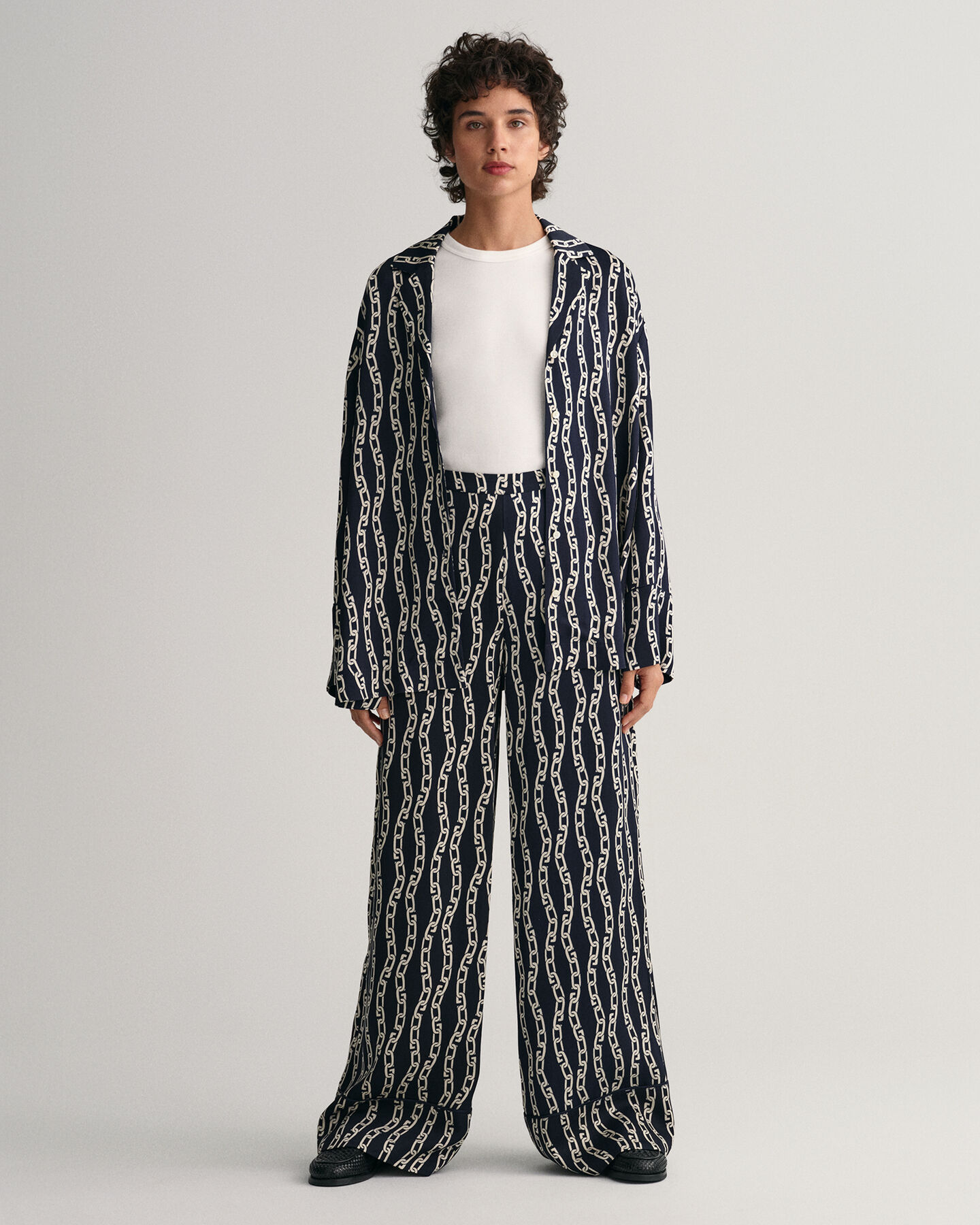 Bukser med Chain-tryk og brede ben