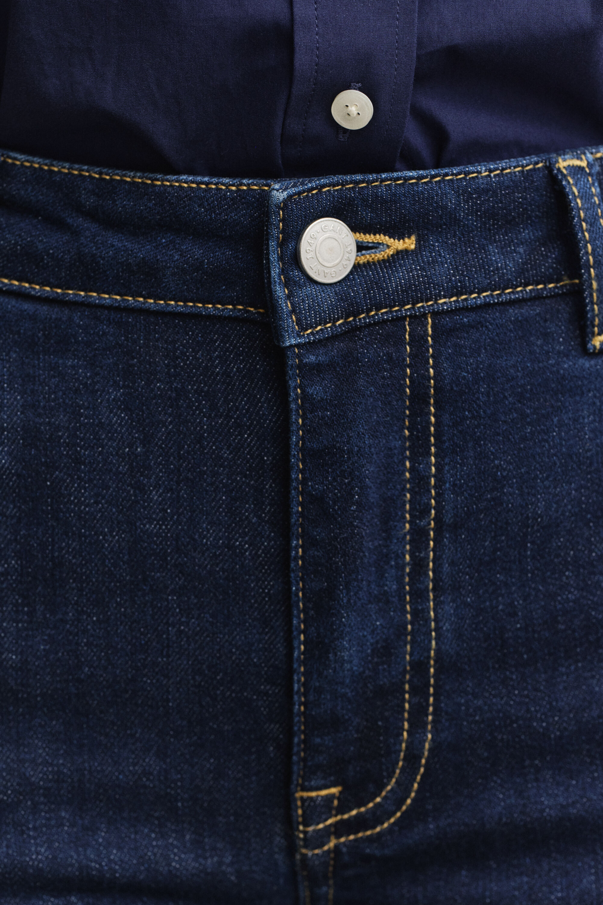 Slanke jeans med stræk og svaj