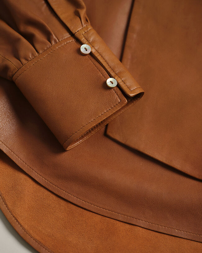 Wrangler x GANT læderskjorte med bindebånd