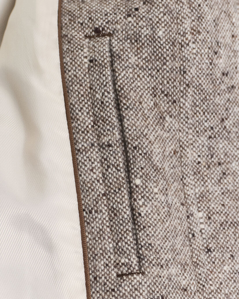 Uldjakke med kontrastfarvet krave