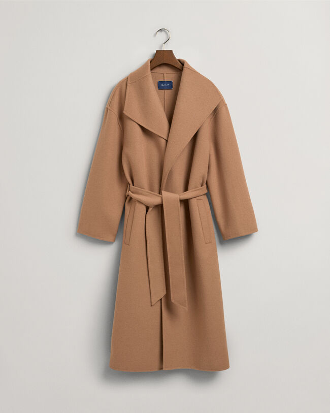 H&aring;ndsyet frakke med b&aelig;lte