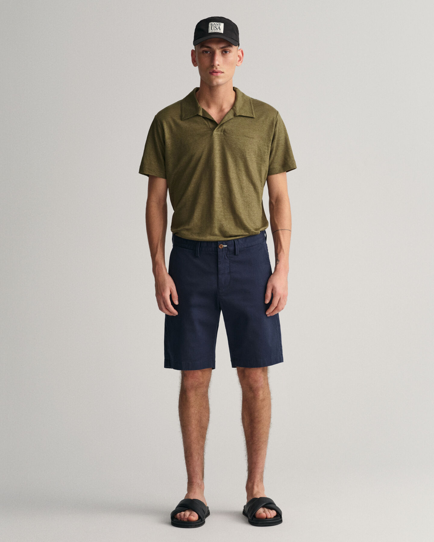 Hallden Slim fit shorts af twill