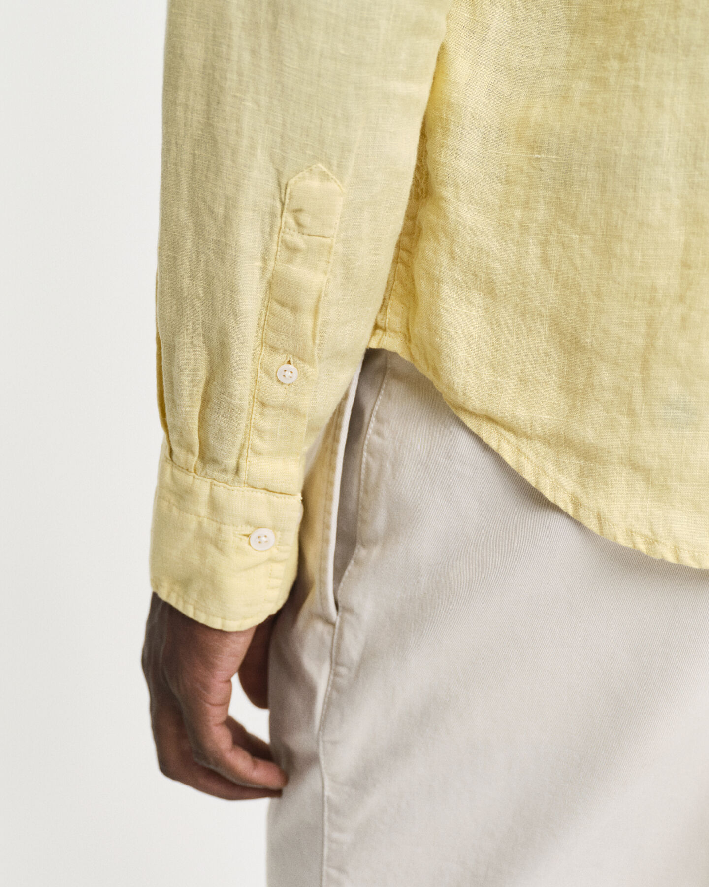 Regular fit garment-dyed hørskjorte