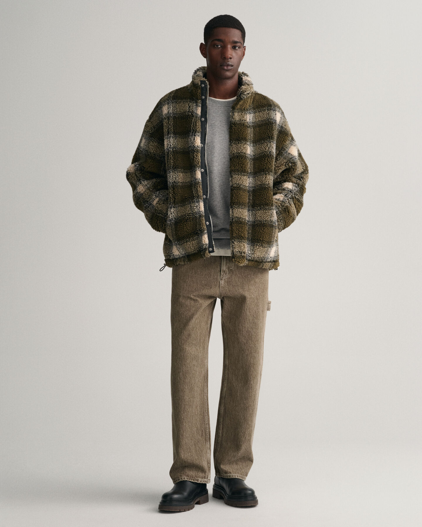 Ternet fleece jakke med lynlås