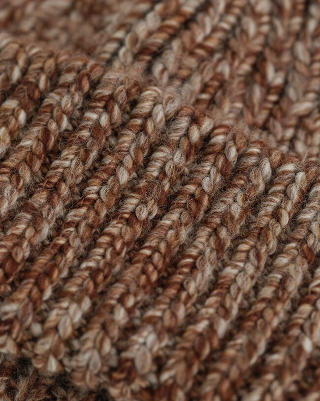 Ribstrikket beanie af melange uld