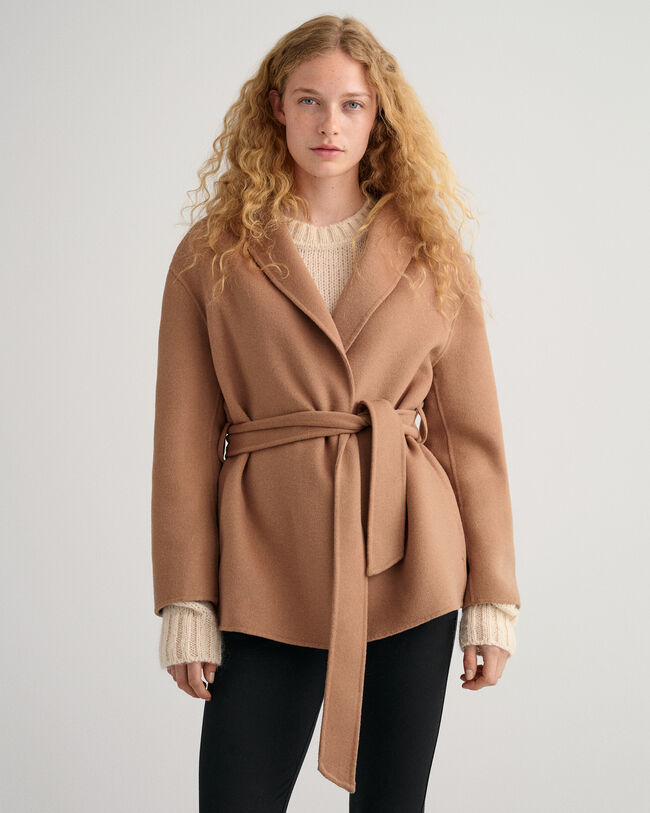 Håndsyet blazer med bælte