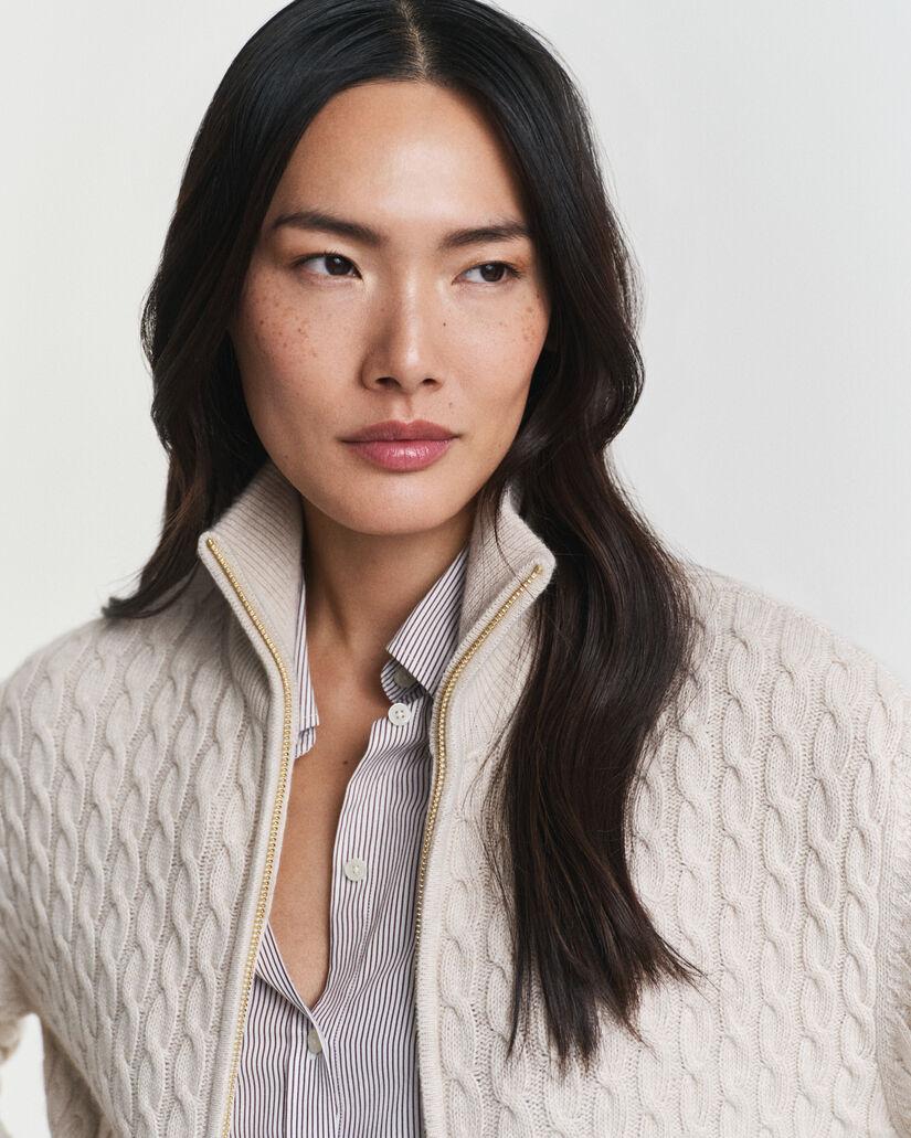 Kabelstrikket cardigan med lynlås