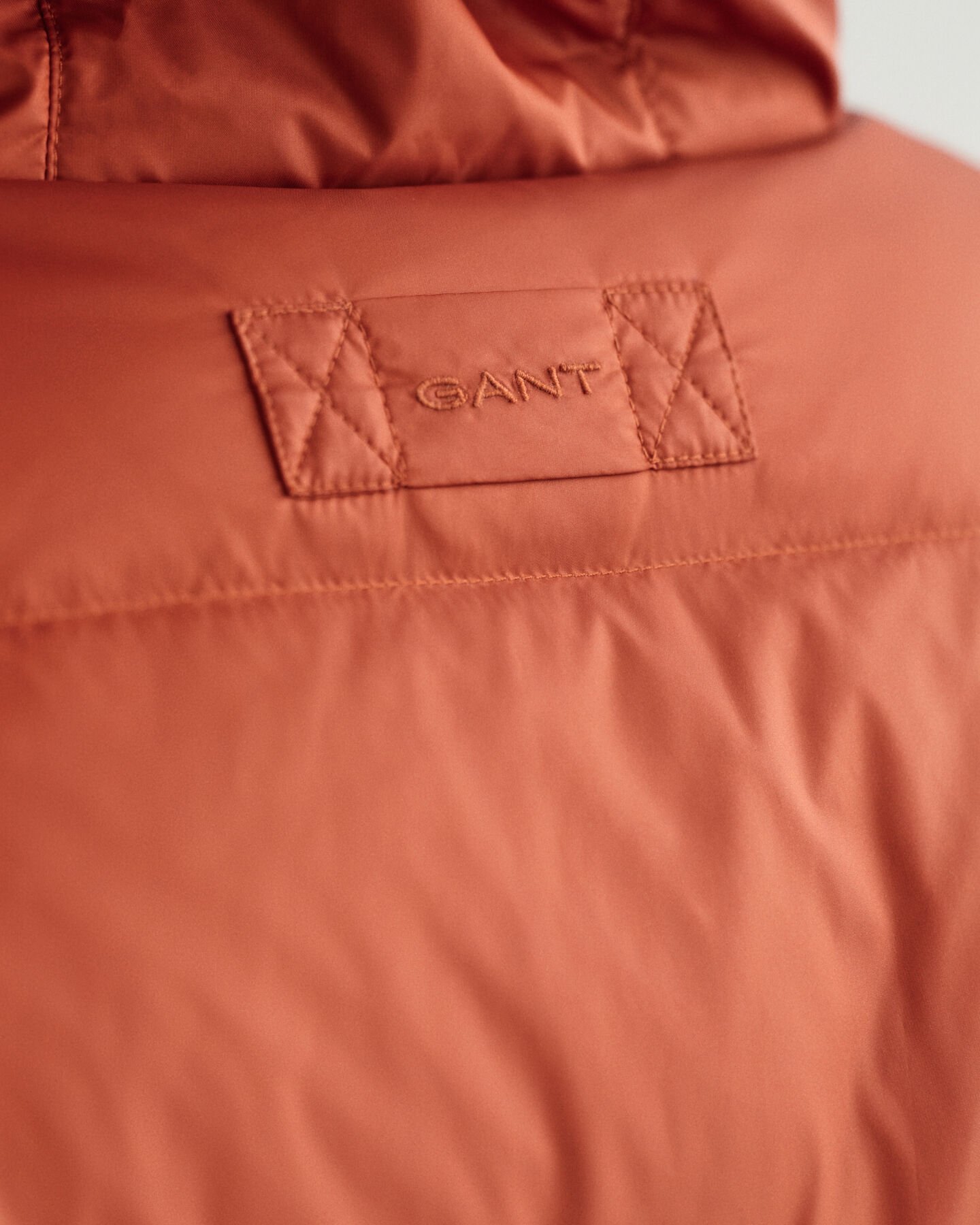 Skinnende pufferjakke