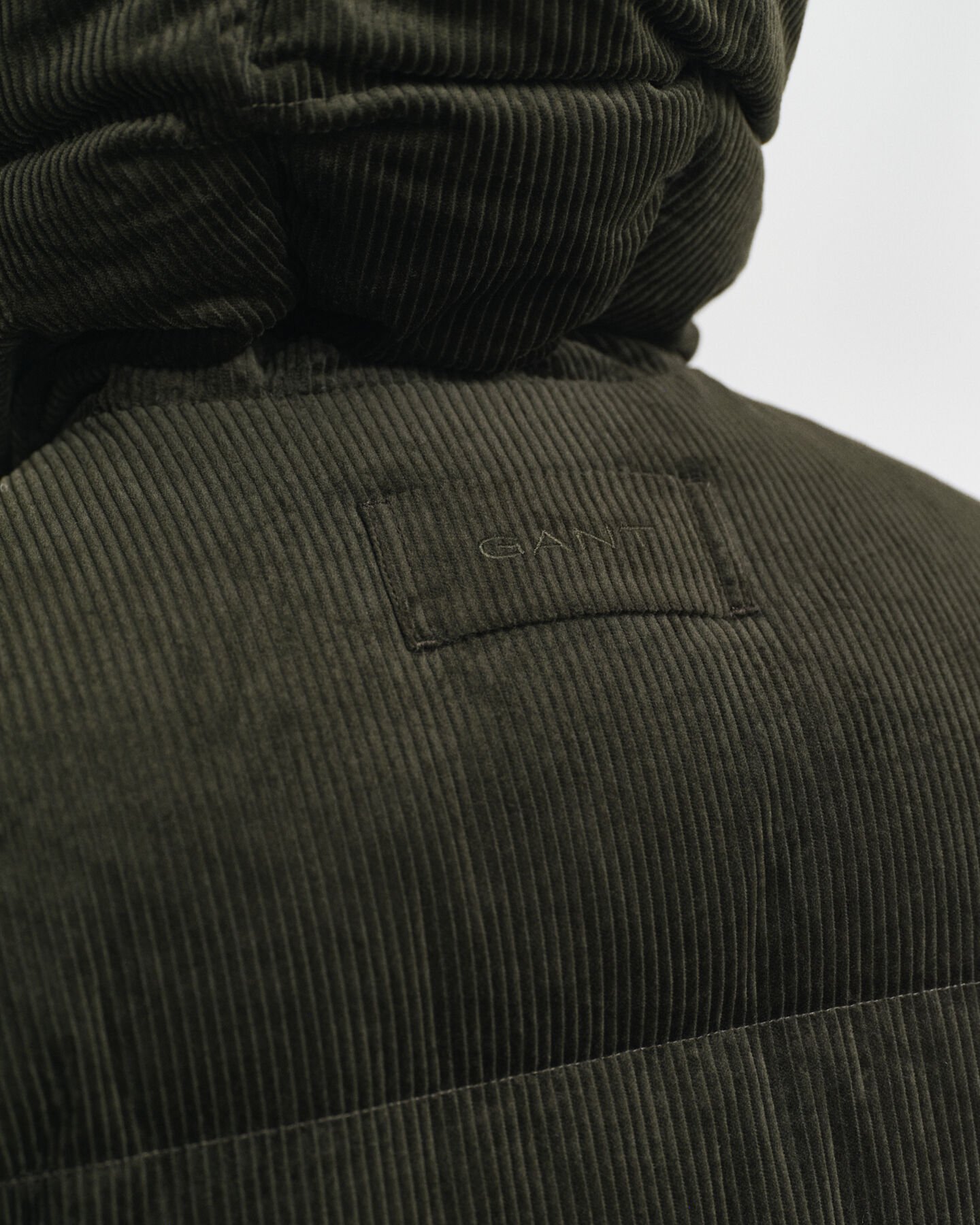 Pufferjakke i jernbanefløjl med dun