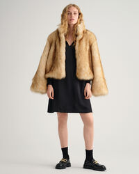 Kjole med st&aring;ende krave