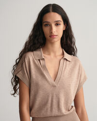 Kjole af hørblanding med krave