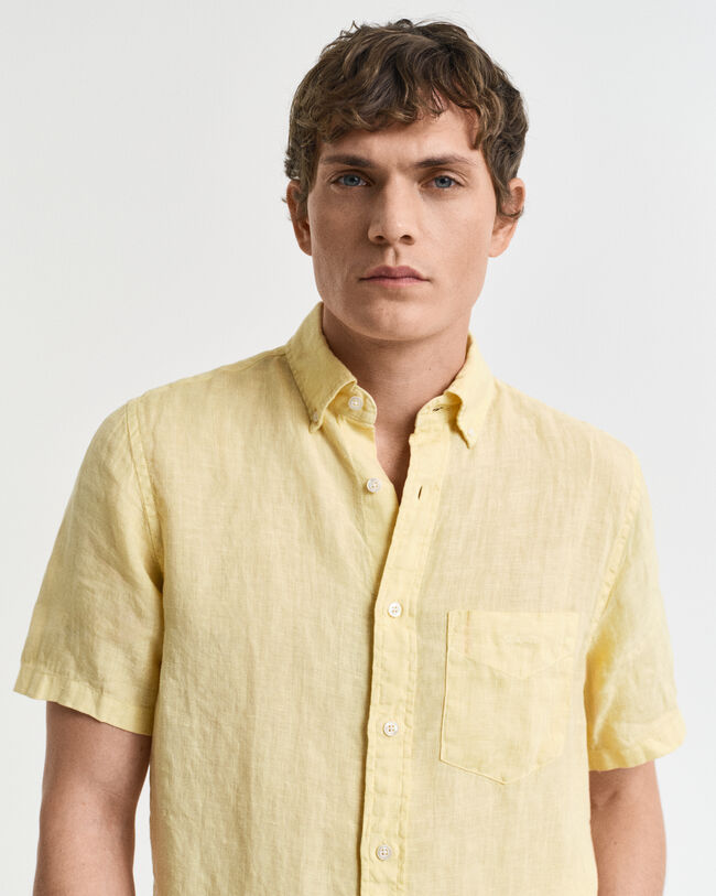 Regular fit garment-dyed h&oslash;rskjorte med korte &aelig;rmer