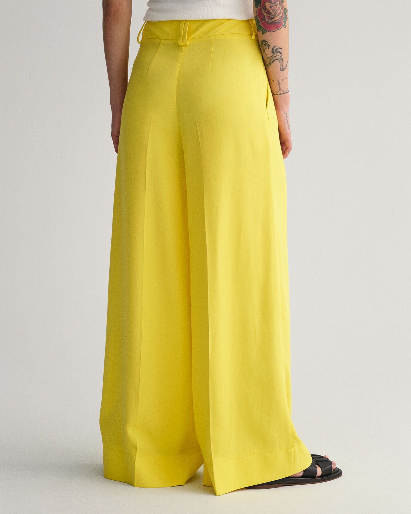 Fluid bukser med brede ben