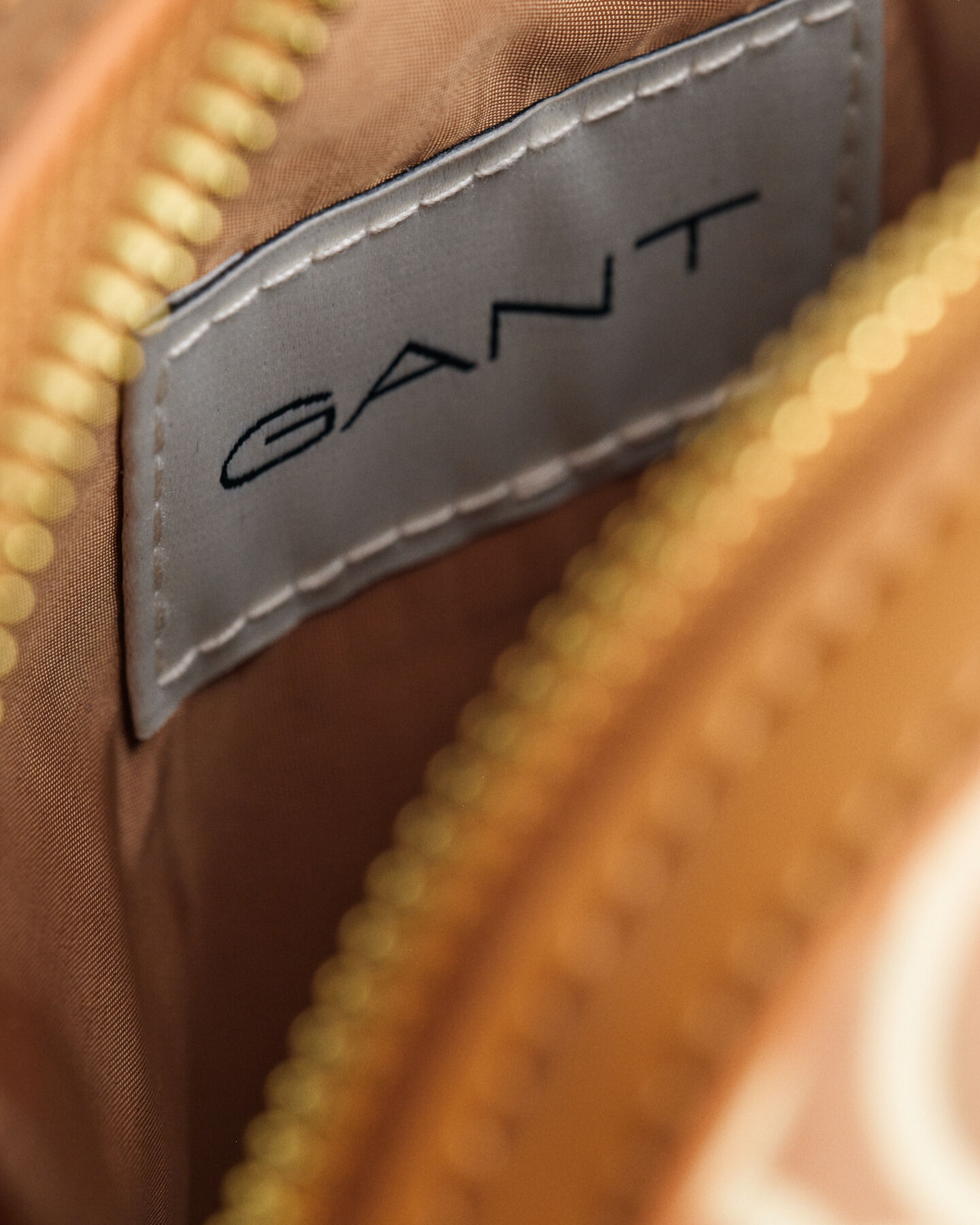 G Patterned makeup-taske