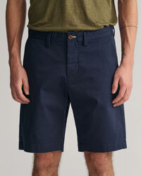 Hallden Slim fit shorts af twill