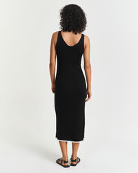 Ribstrikket stropkjole