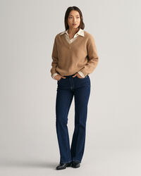 Ribstrikket sweater i uld med V-hals