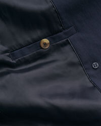 Trenchjakke i mellemlængde