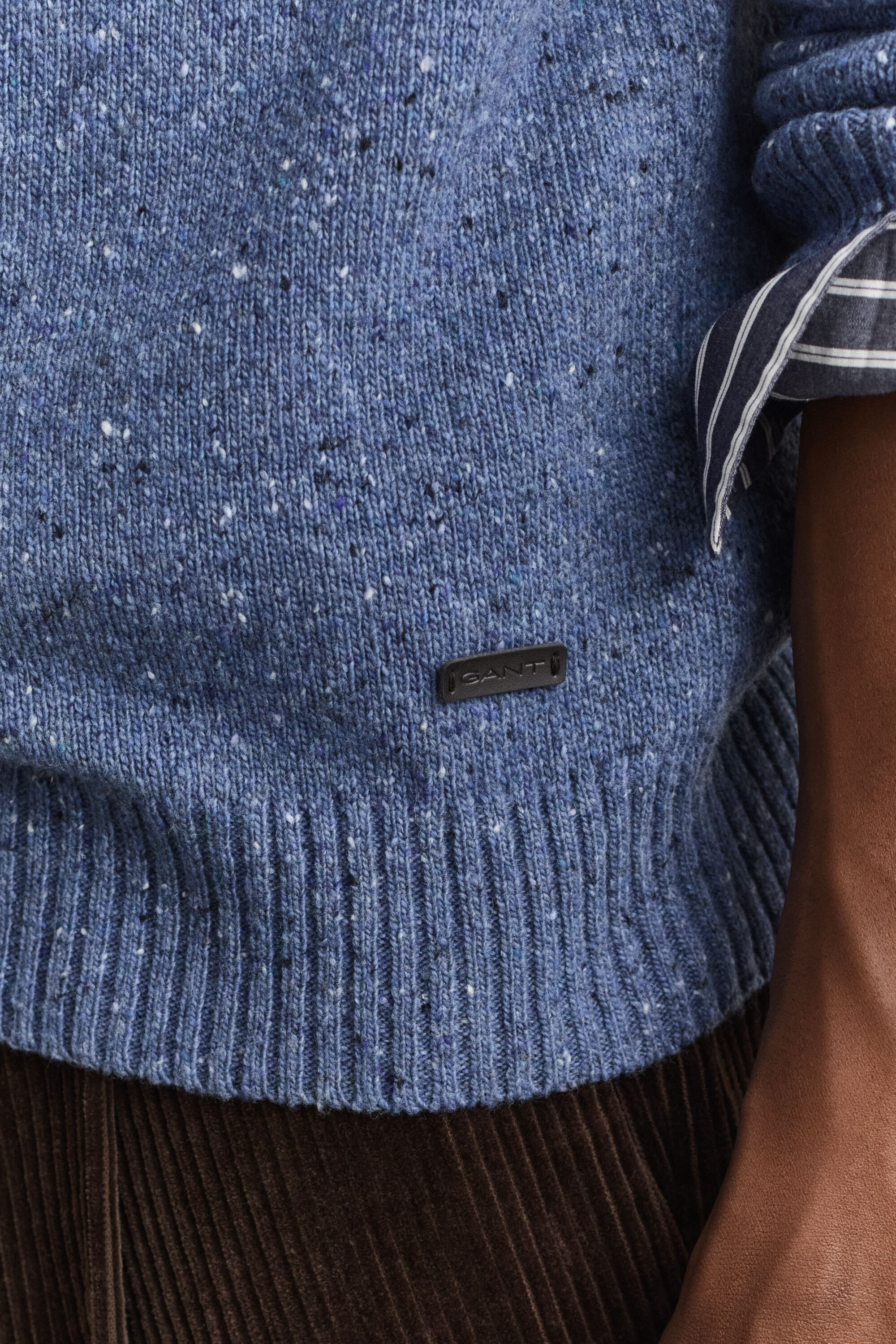 Sweater med crewneck og nister i uldblanding