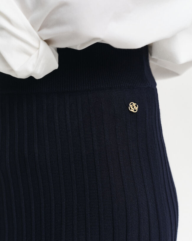 Strikket viskosenederdel