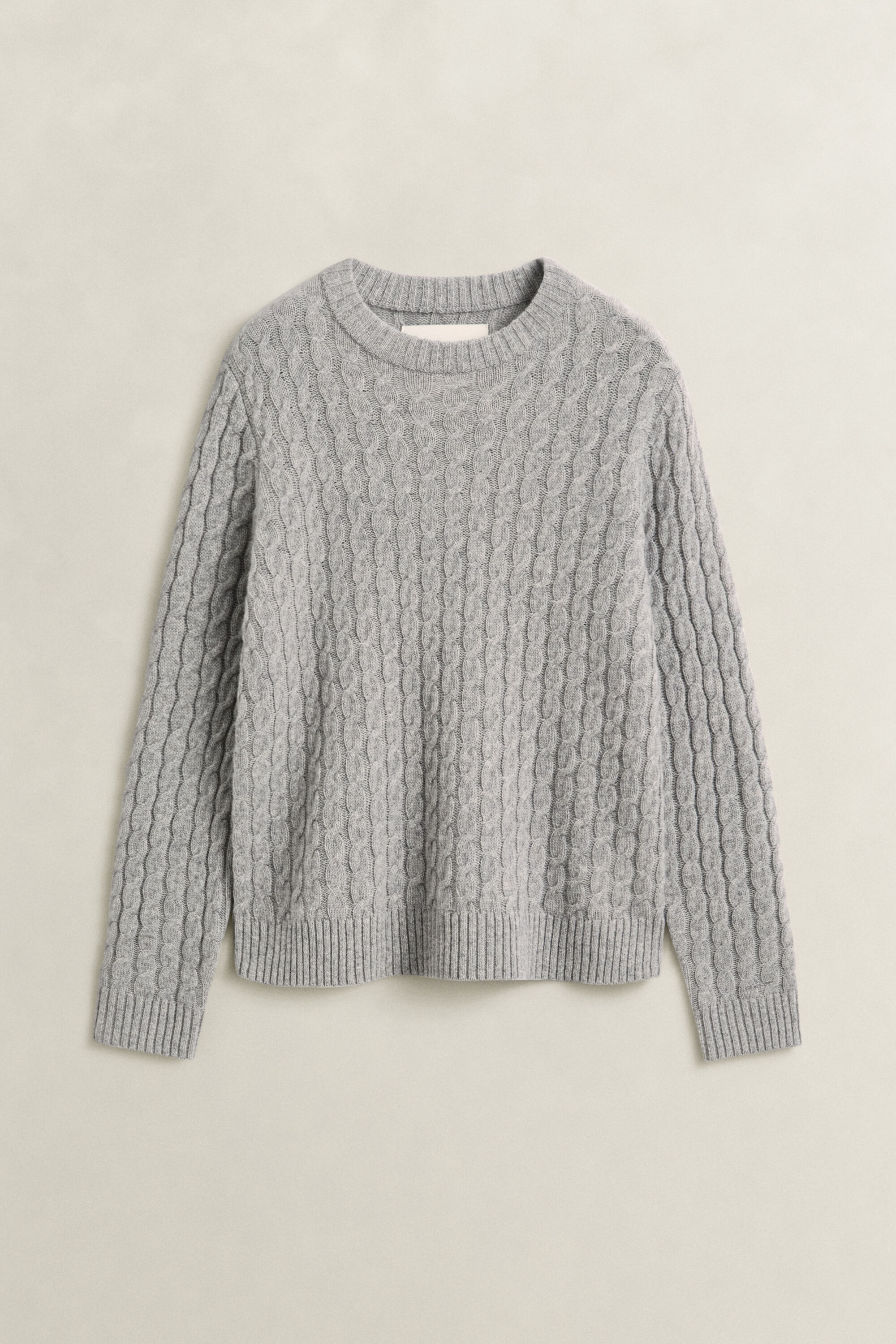 Sweater af kashmir med kabelstrik