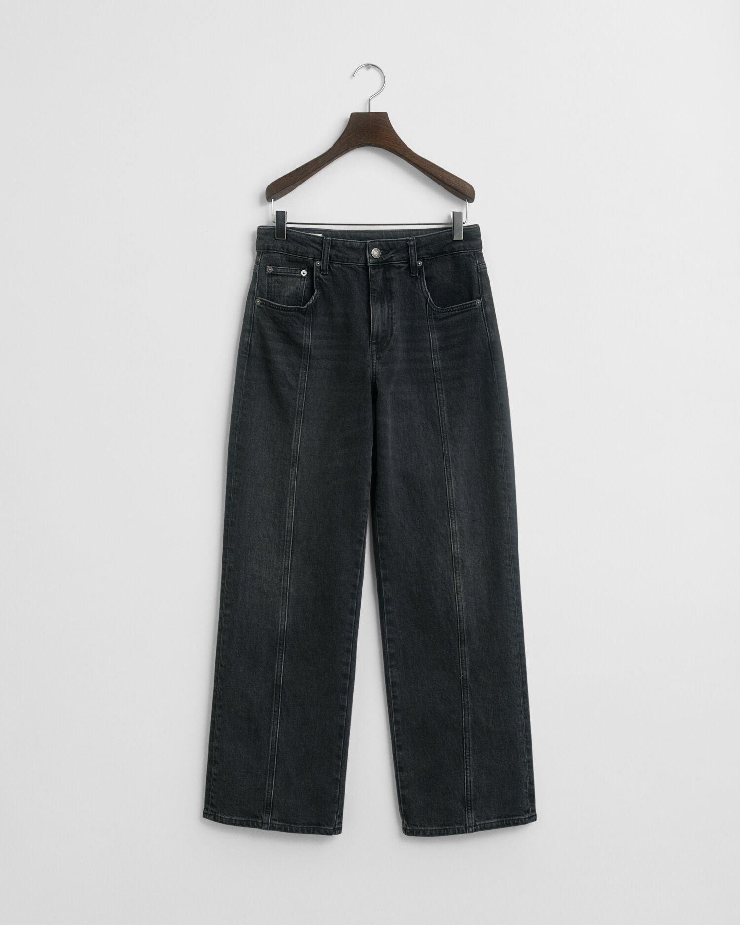 Relaxed fit jeans med lige søm