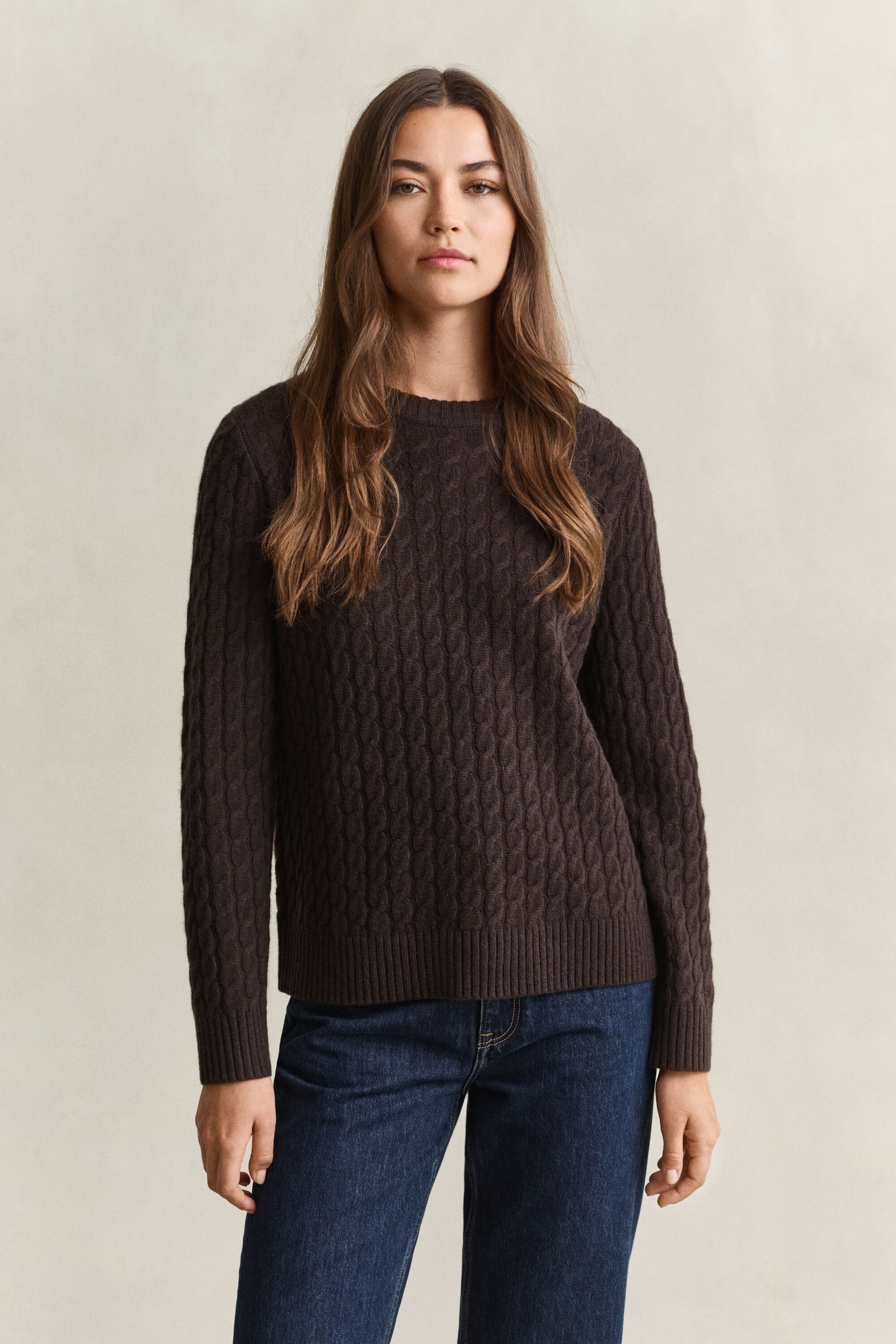 Sweater af kashmir med kabelstrik