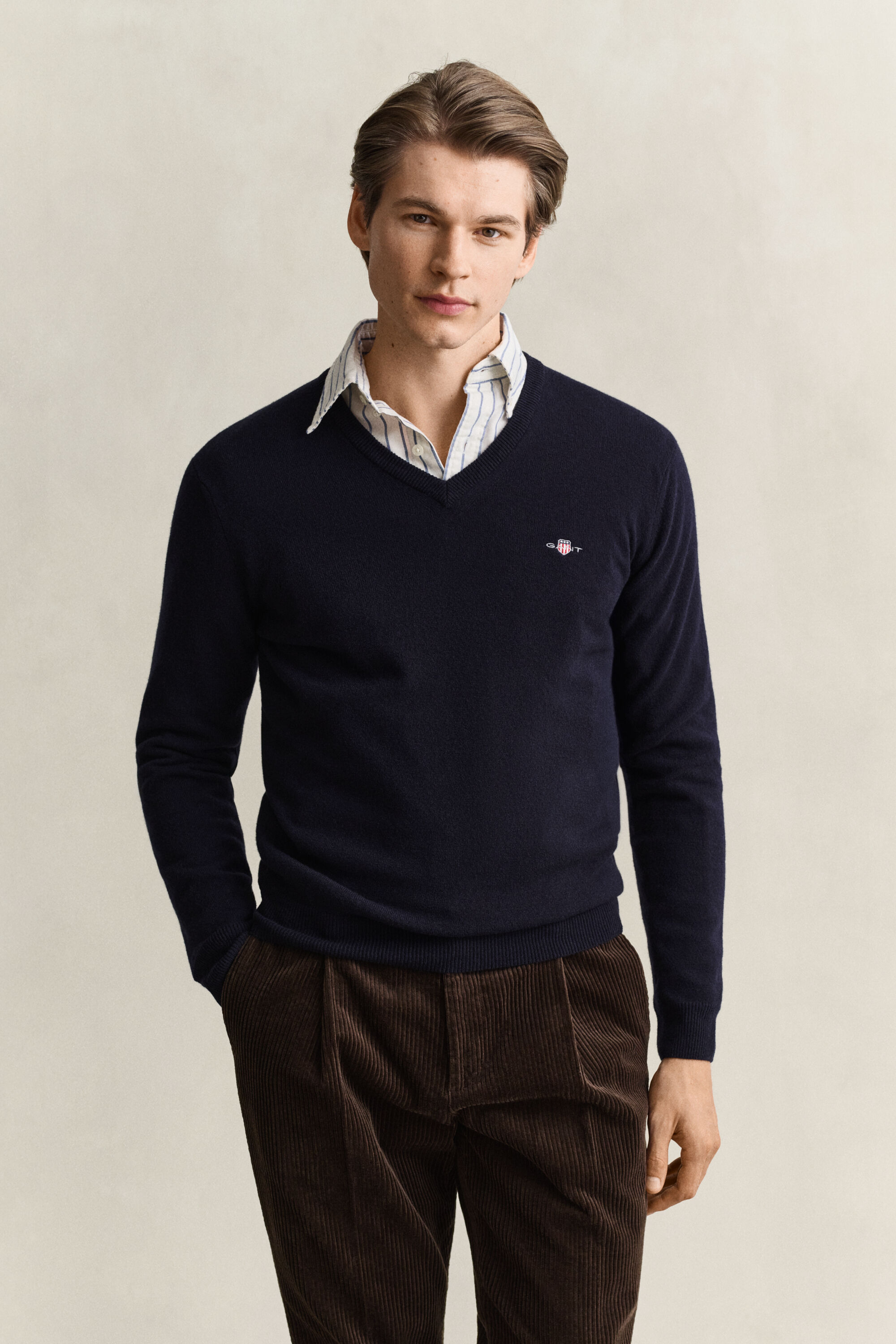 Sweater med V-hals i lammeuld