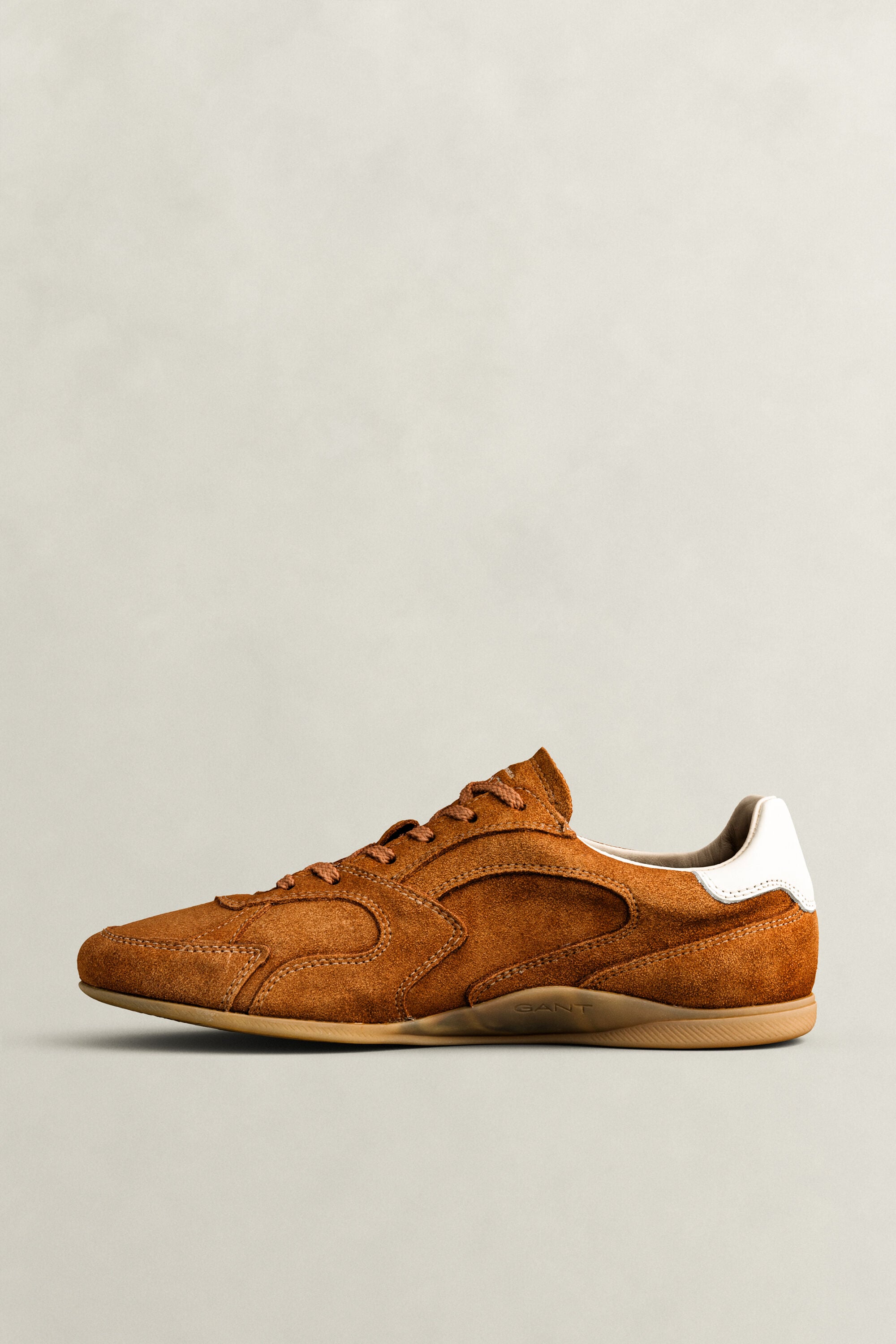 Sperly sneakers i ruskind