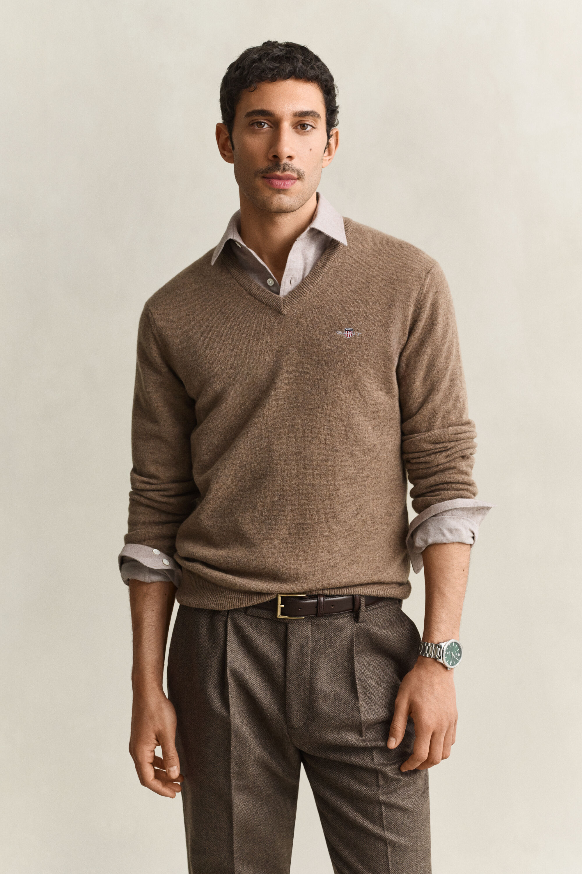 Sweater med V-hals i lammeuld