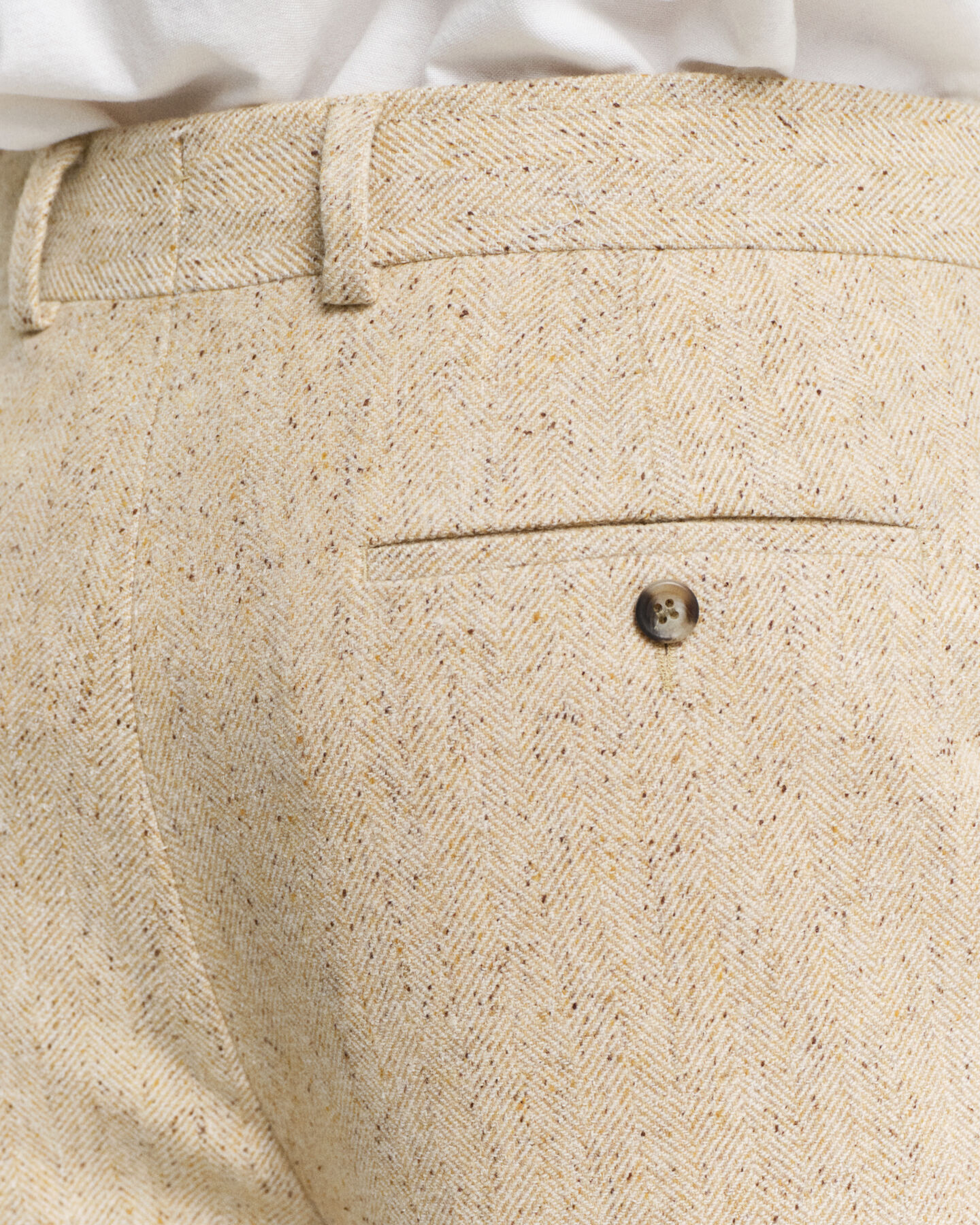 Relaxed fit jakkesæt-bukser med nister og sildebensmønster