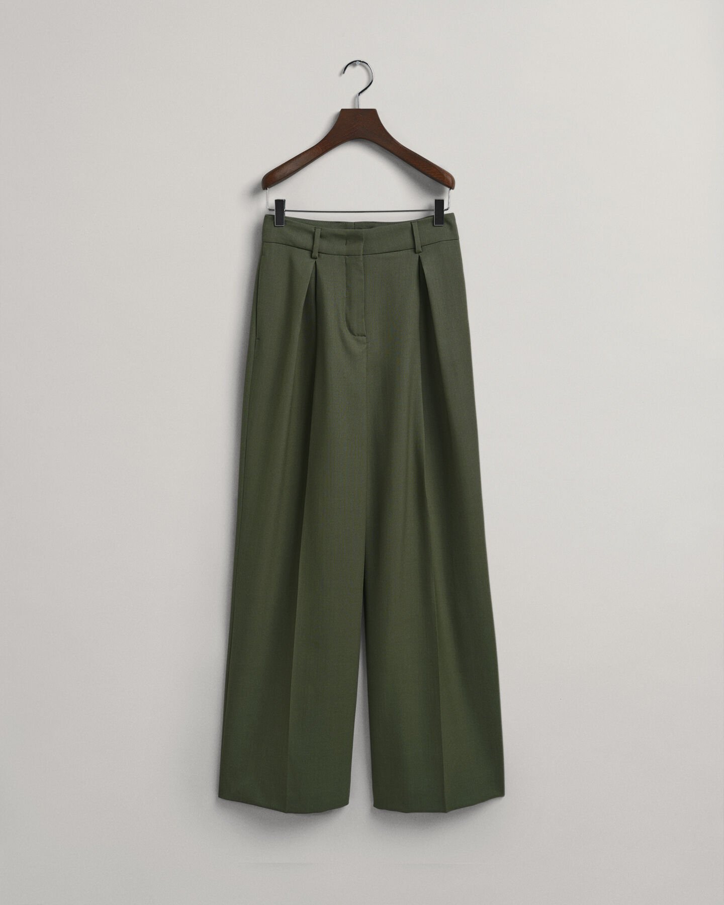 Brede bukser med læg og høj talje