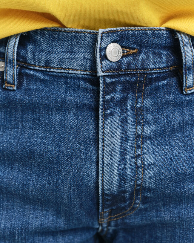 Slim fit jeans i let vask