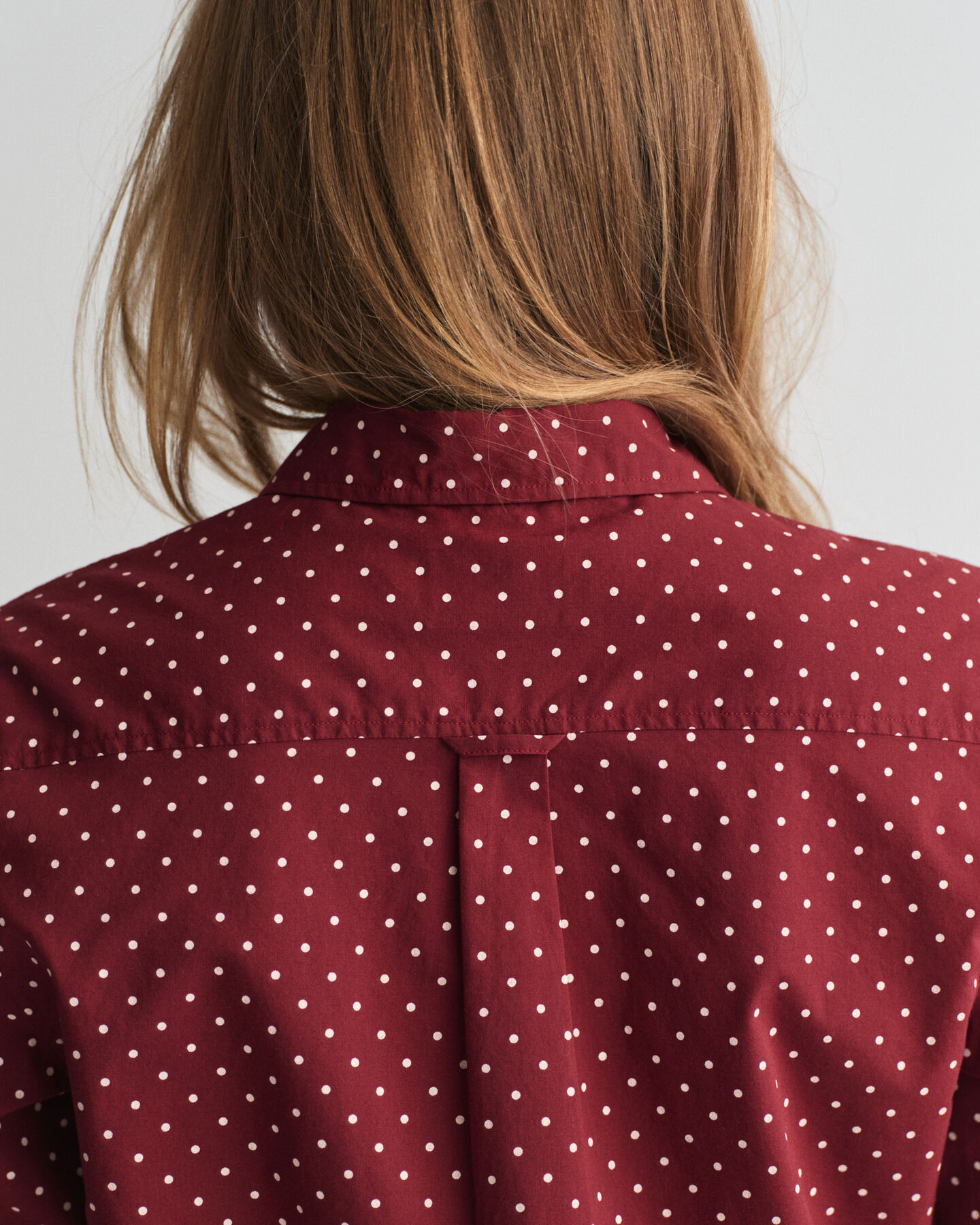 Regular fit skjorte af bomuldsvoile med prikket tryk